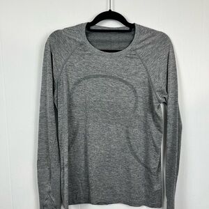 Lululemon Swiftly Tech Long Sleeve Crew in heathered gray fabric size 12